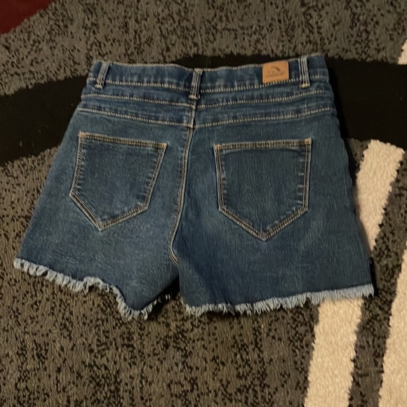 Jordache shorts - Picture 2 of 3